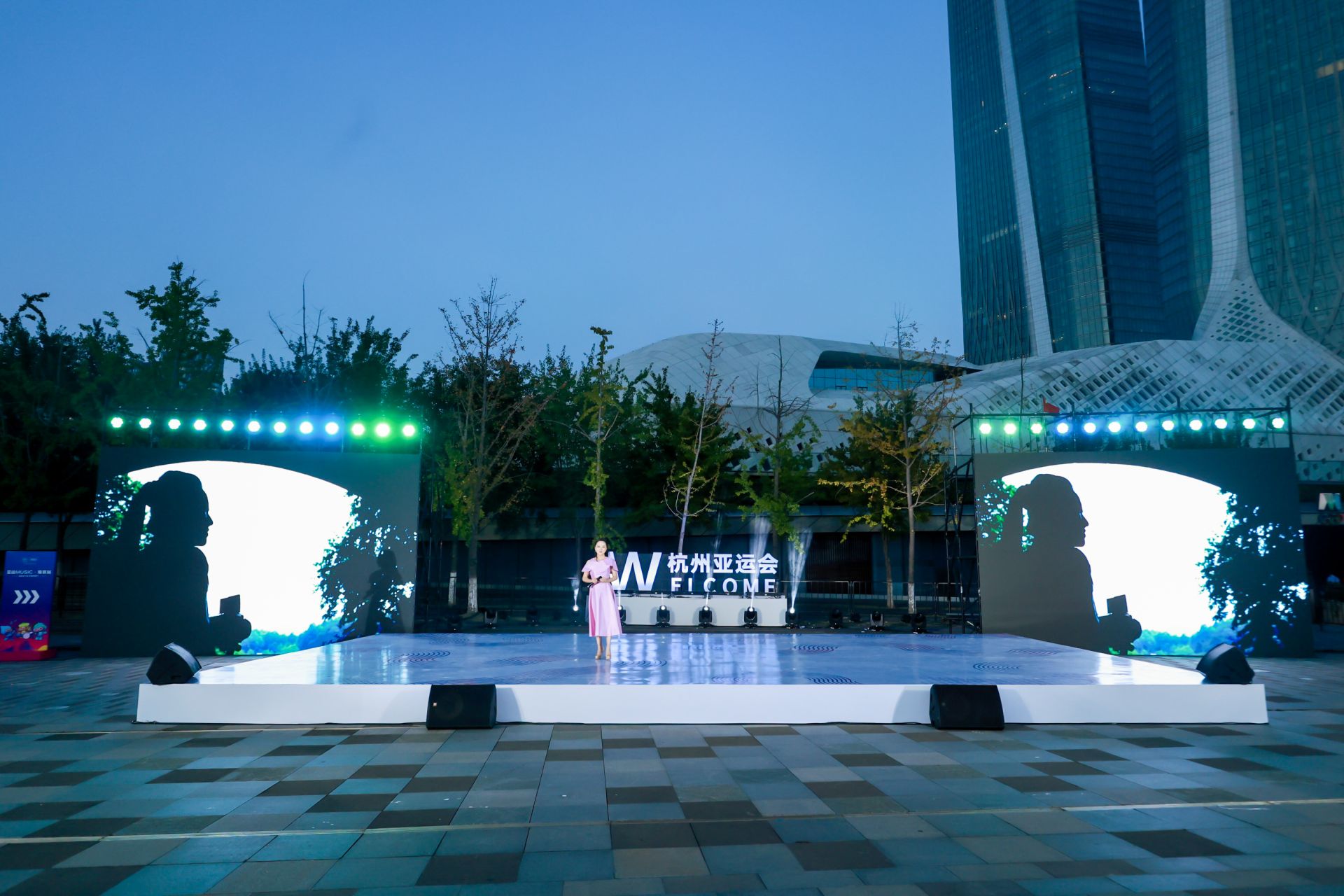 杭州会议摄影-【图片直播】““亚运走十城  吉利伴你行””大型文化推广活动，走进南京-现场照片-19