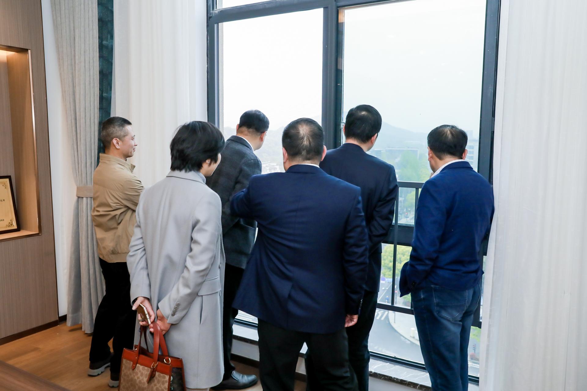 杭州会议摄影-杭州市西湖职业高级中学国家级产教融合中心启用仪式【图片直播】-现场照片-7