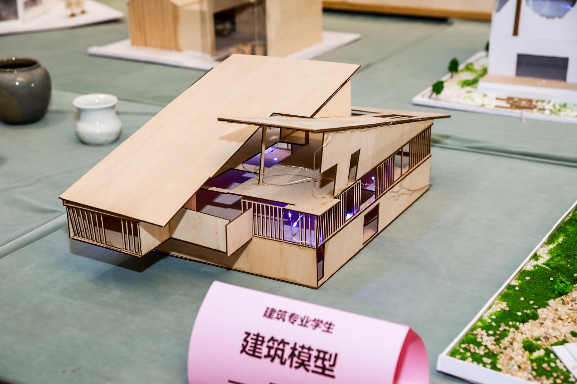 杭州会议摄影-杭州市西湖职业高级中学国家级产教融合中心启用仪式【图片直播】-现场照片-11