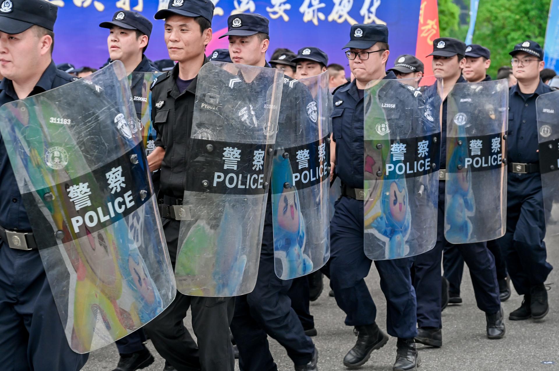 杭州会议摄影-余杭区平安护航亚运百日攻坚“大行动”暨夏季治安“大巡防”启动仪式|图片直播-现场照片-15