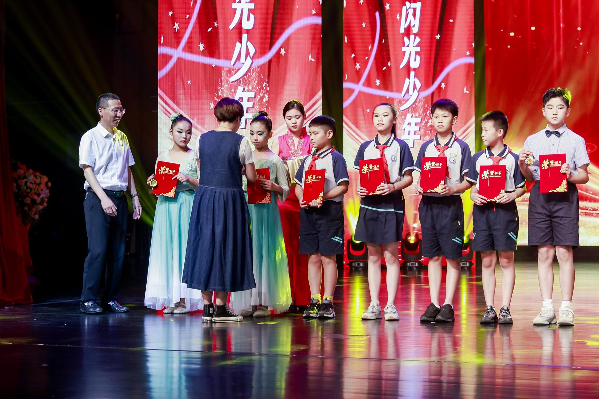 杭州会议摄影-迎七彩亚运 闪三小风采 杭州市余杭区瓶窑镇第三小学首届“闪光盛典” -现场照片-9