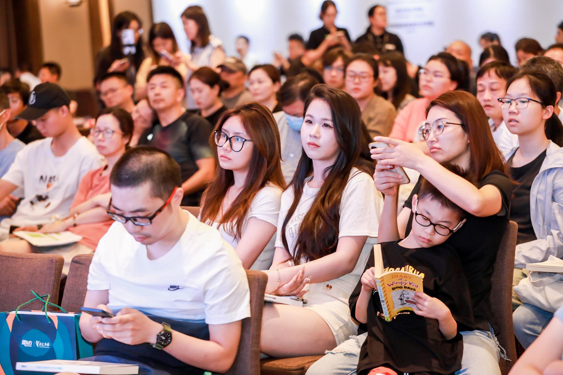 杭州会议摄影-“蓄力未来 逐梦前行”第56届国际教育展-杭州站【图片直播】-现场照片-12