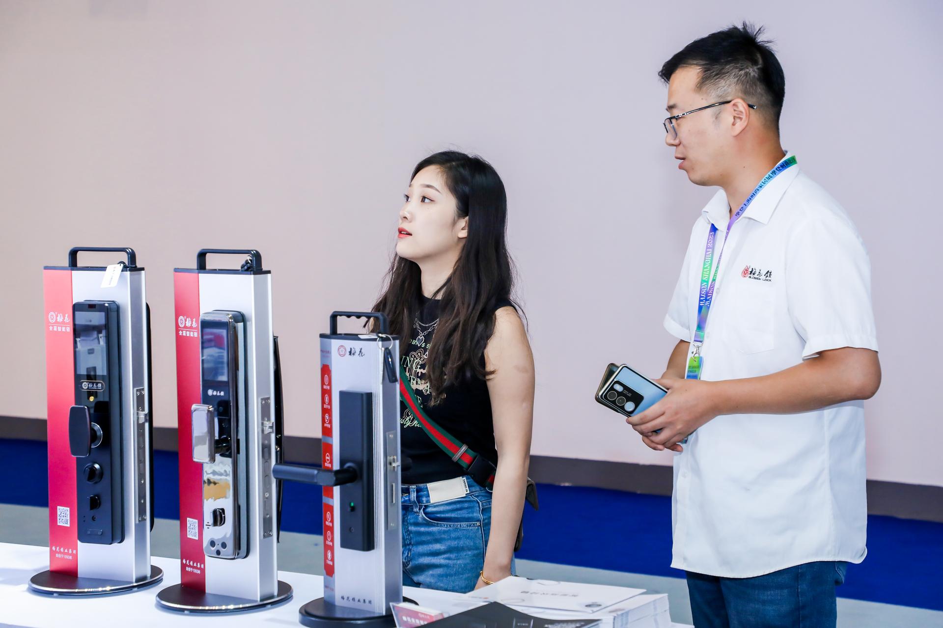 杭州会议摄影-摩登上海时尚家居展  摩登时尚设计周【图片直播】-现场照片-1