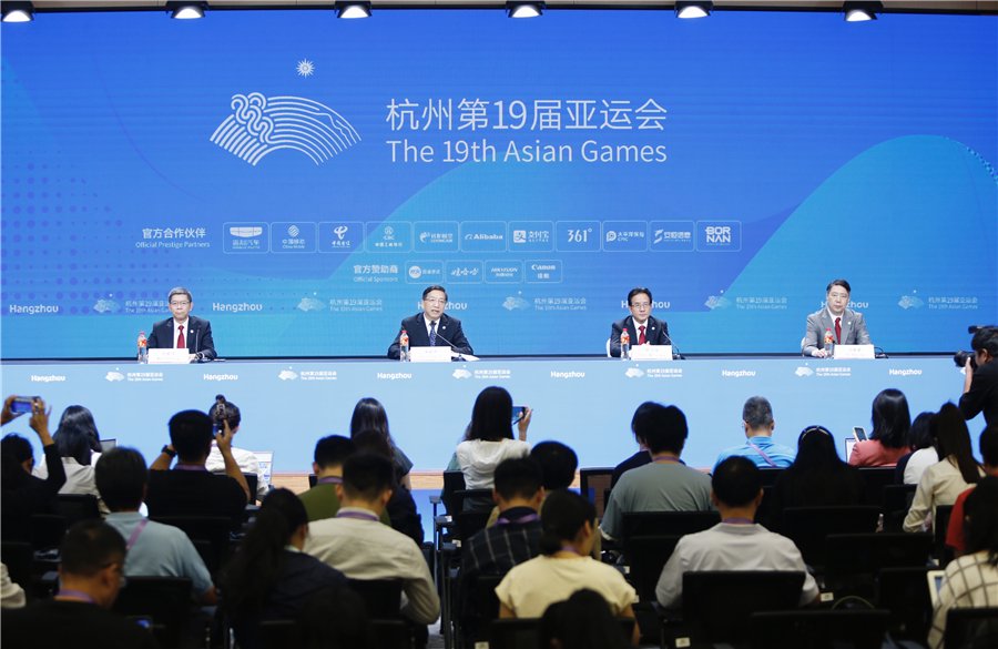 杭州会议摄影摄像，自购设备请人 vs 外包服务：企业 ROI 到底怎么算？
