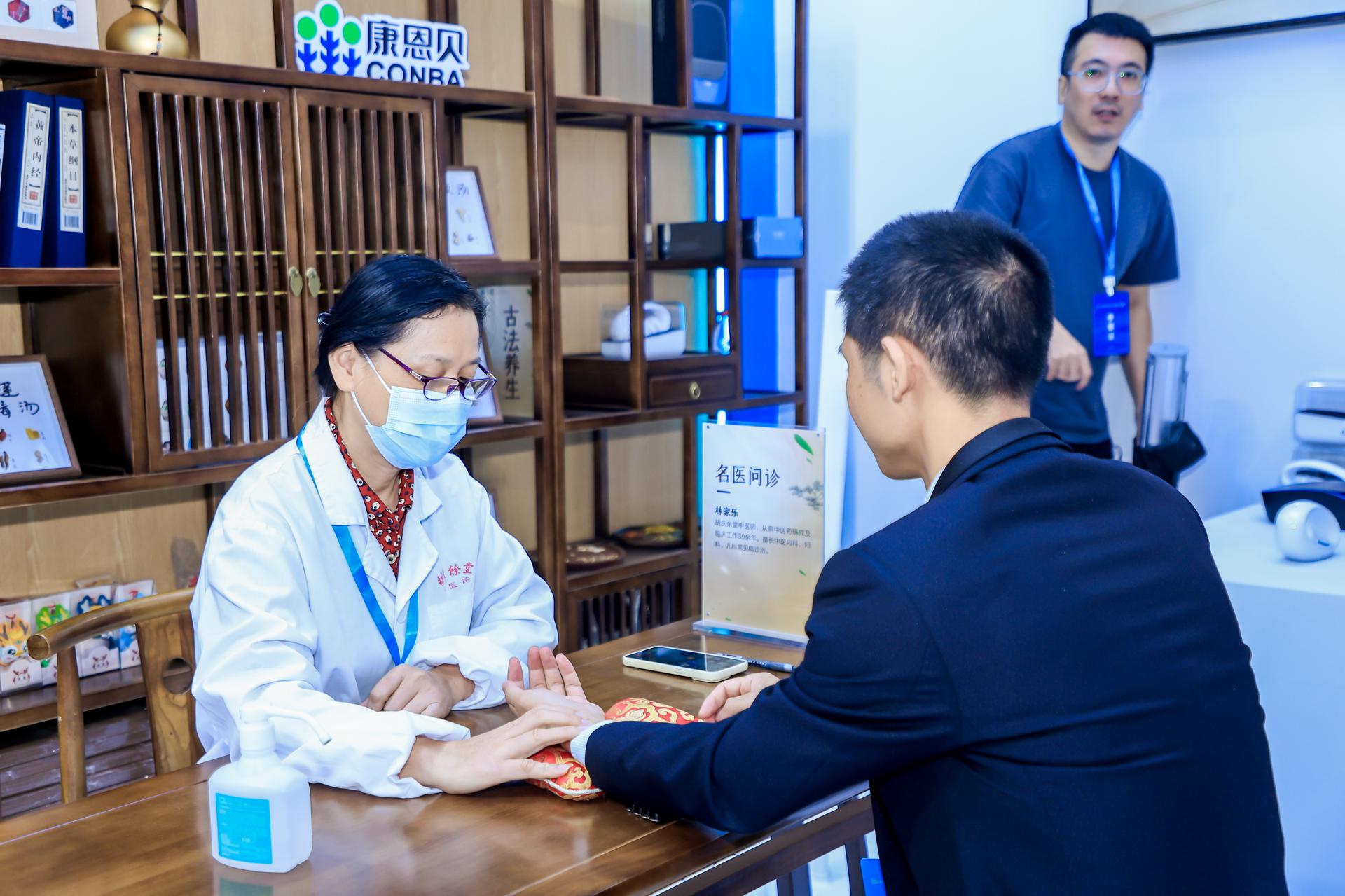 杭州会议摄影-“医路匠心  健康同行”生物医药与医疗器械产业集群职工创新主题展馆【图片直播】-现场照片-8