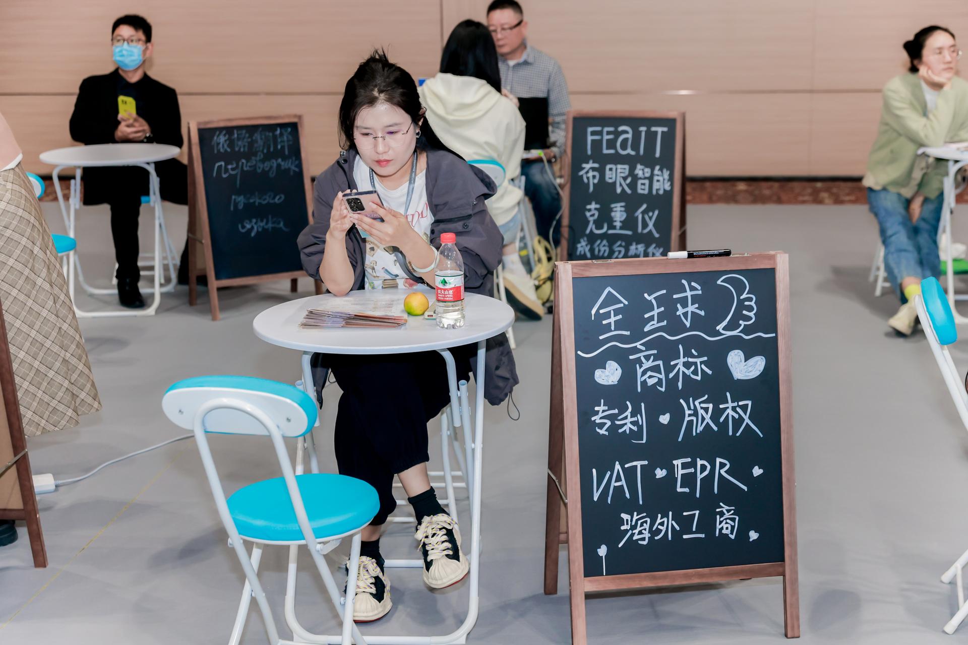 杭州会议摄影-2024 中国绍兴柯桥国际纺织贸易服务展览会【图片直播】-现场照片-4